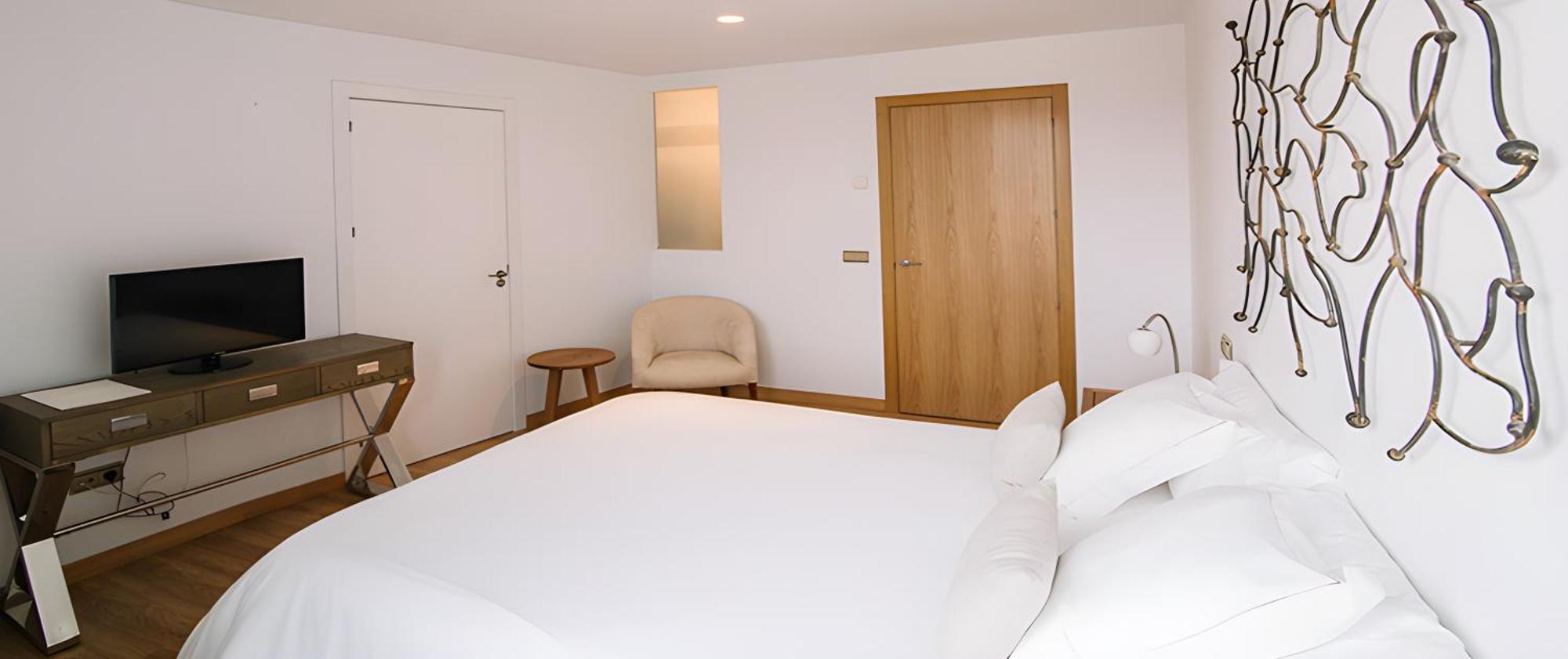 Hotel Rural Quercus Tierra Garganta De Los Montes Екстер'єр фото