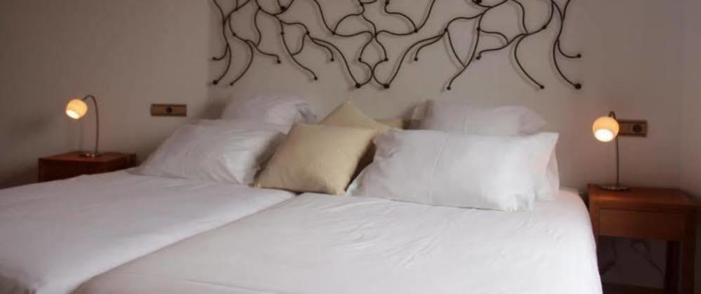 Hotel Rural Quercus Tierra Garganta De Los Montes Екстер'єр фото